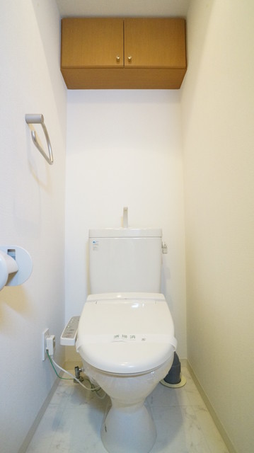 トイレ　参考写真（同建物別部屋のものです）
