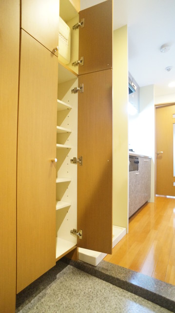 玄関　参考写真（同建物別部屋のものです）