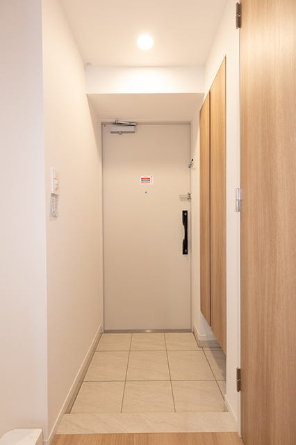 玄関　※写真は同タイプ住戸です。