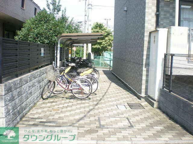 駐車場　★屋根付き駐輪場★
