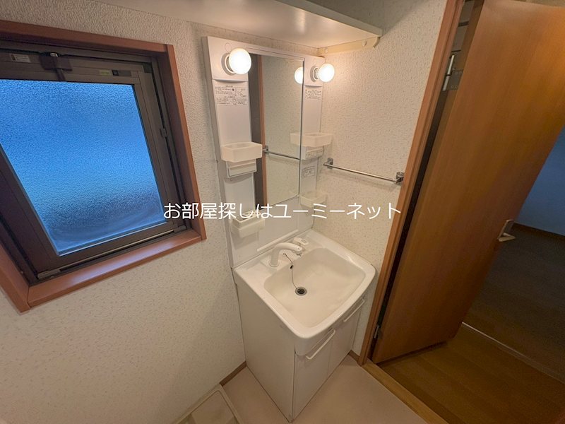洗面設備　※203号室の写真。現況と相違がある場合は現況を優先とします