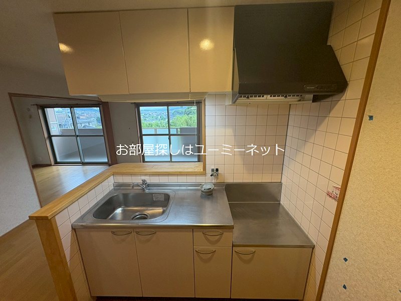 キッチン　※203号室の写真。現況と相違がある場合は現況を優先とします