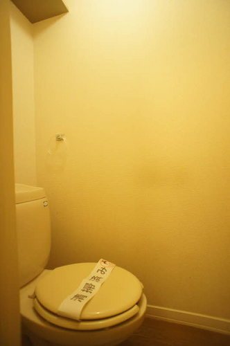 トイレ　独立したトイレ空間は清潔で快適です☆