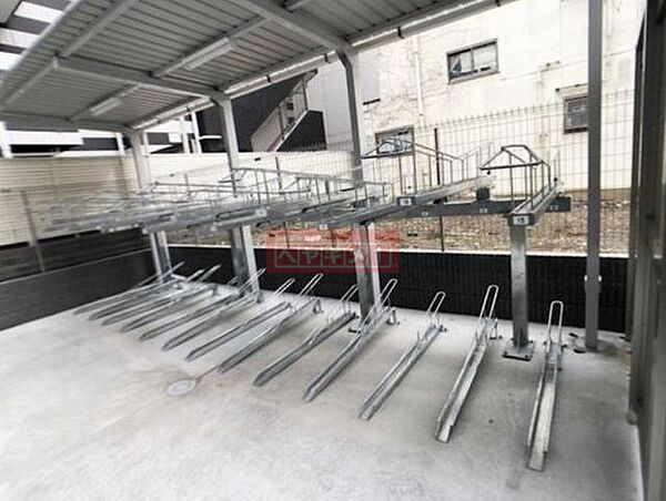 駐車場　庭