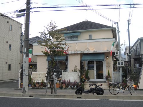 飲食店　トラットリア ベリタ（飲食店）まで1225m