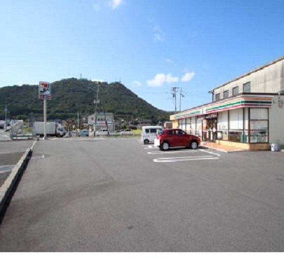 コンビニ　セブンイレブン（コンビニ）まで400m