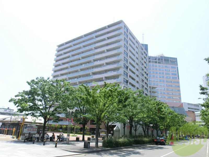 建物外観　立派な建物ですね。