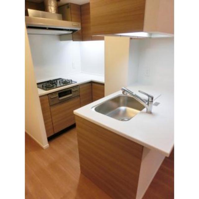 キッチン　※写真は同タイプ住戸です。