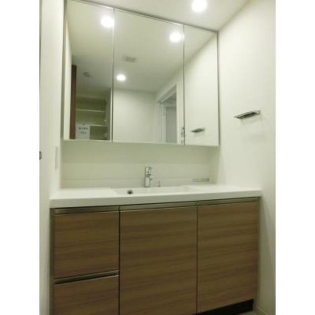 洗面設備　※写真は同タイプ住戸です。