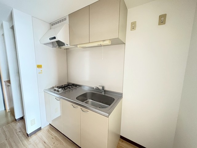 キッチン　写真は違う号室です。