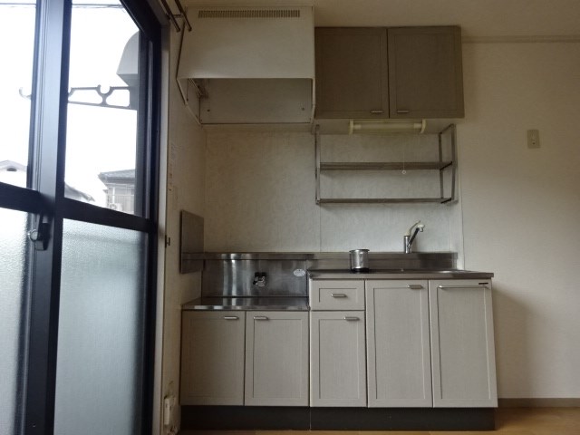 キッチン　写真は102号室です（参考）