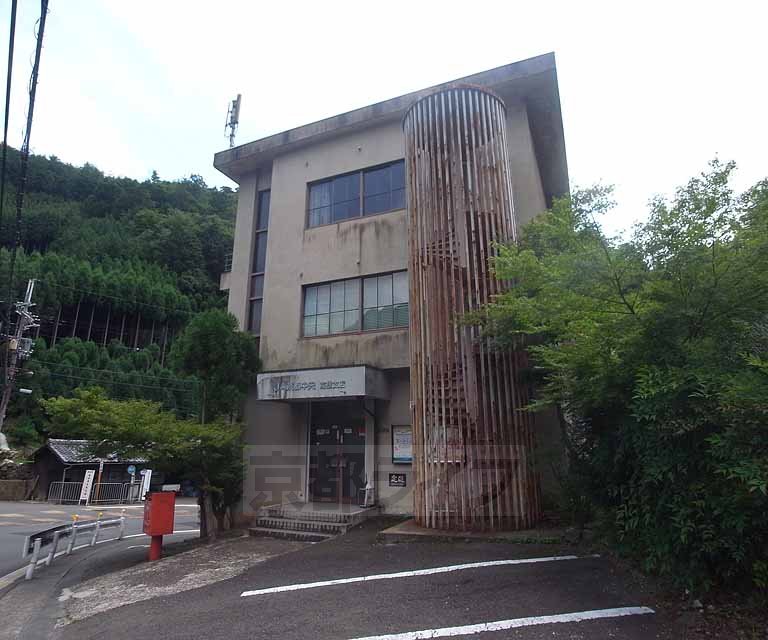 銀行　ＪＡ京都中央 高雄支店（銀行）まで1700m