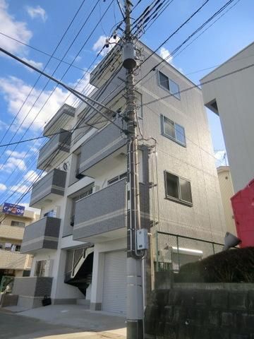 建物外観　２０１１年築　駅徒歩６分　全世帯角部屋