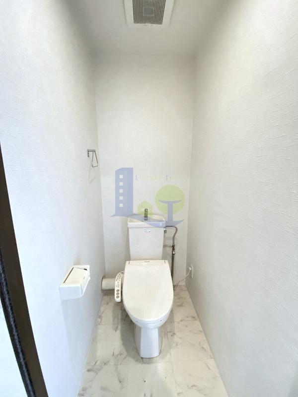 阪急京都線 上新庄駅 徒歩3分 7階建 築33年のトイレ写真