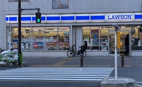 コンビニ　ローソン勝どき四丁目店（コンビニ）まで375m