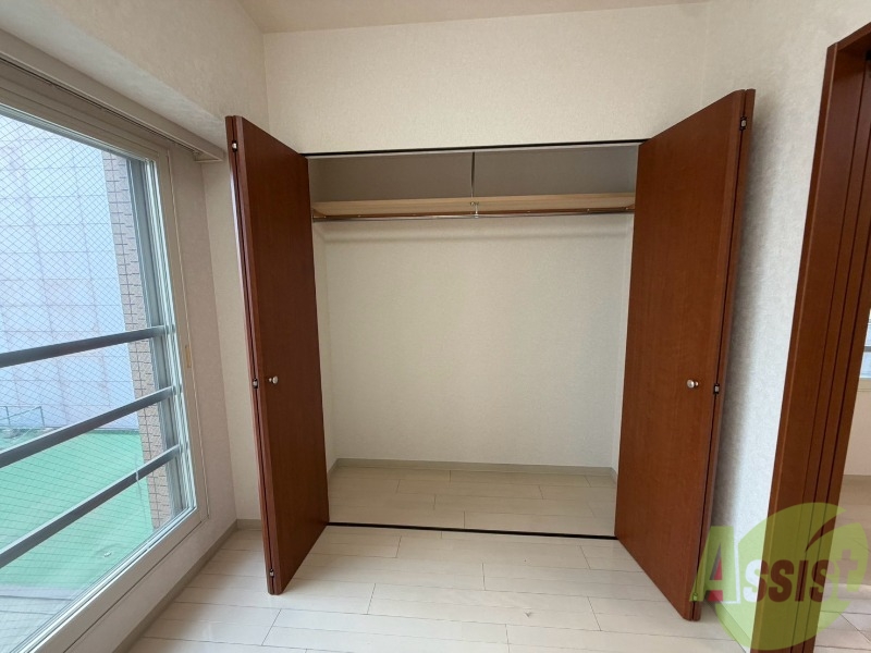 収納　寝室の収納です。部屋がすっきり片付きます。