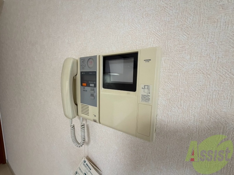 セキュリティ　ＴＶモニター付インターホンです。来客者の顔が見えるので安心！