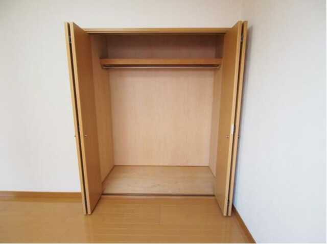 収納　クレストコート