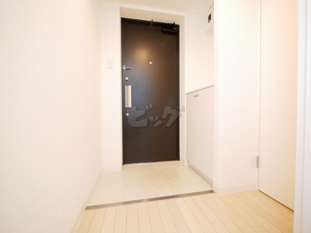 玄関　明るい玄関がお出迎えです☆