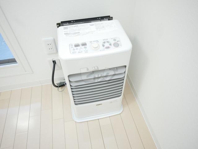 その他設備　経済的な灯油FF暖房です！