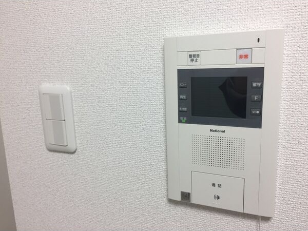 セキュリティ　来客の顔が見えて安心！TVモニターホン付きです♪