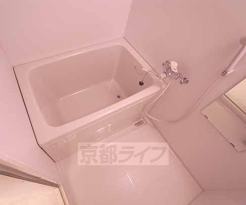 バス・シャワールーム　広々としたお風呂です。