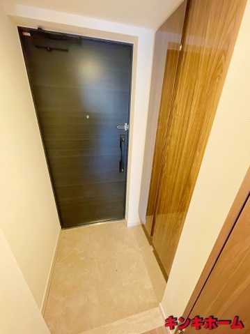 玄関　写真は別のお部屋です。（現況を優先してください）
