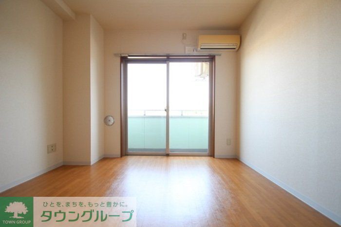 GLOIRE MANSIONの居間写真