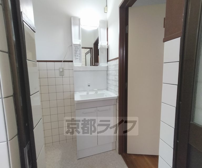 洗面設備　独立洗面台です