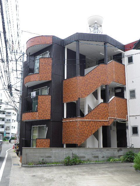建物外観　外観もリニューアル♪