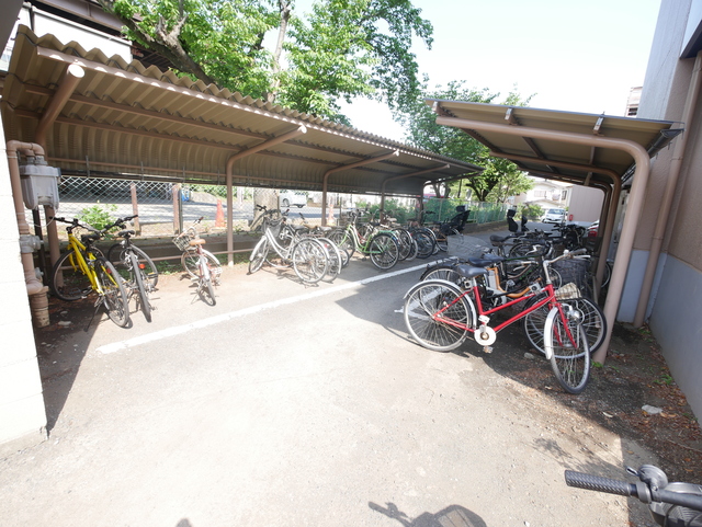 その他共有部分　★敷地内に屋根付きの駐輪場がございます★