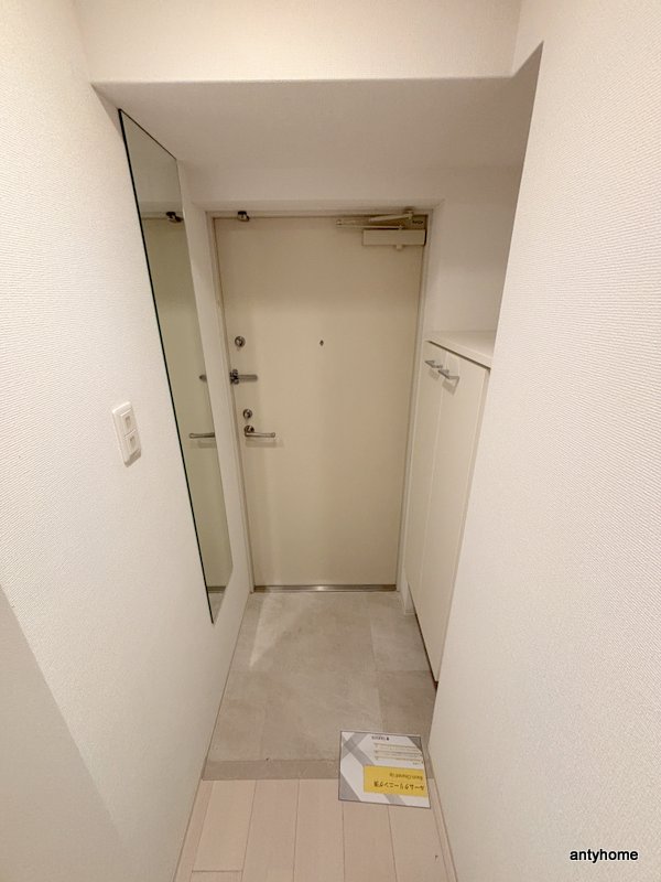 SERENiTE本町refletの玄関写真