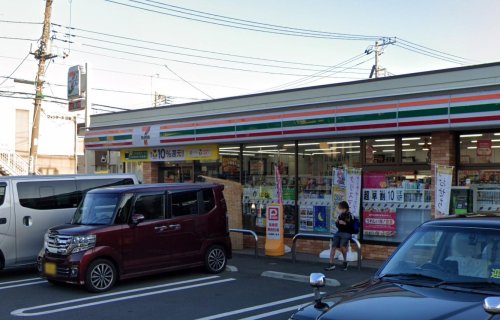 コンビニ　セブンイレブン 横浜日吉1丁目店（コンビニ）まで513m