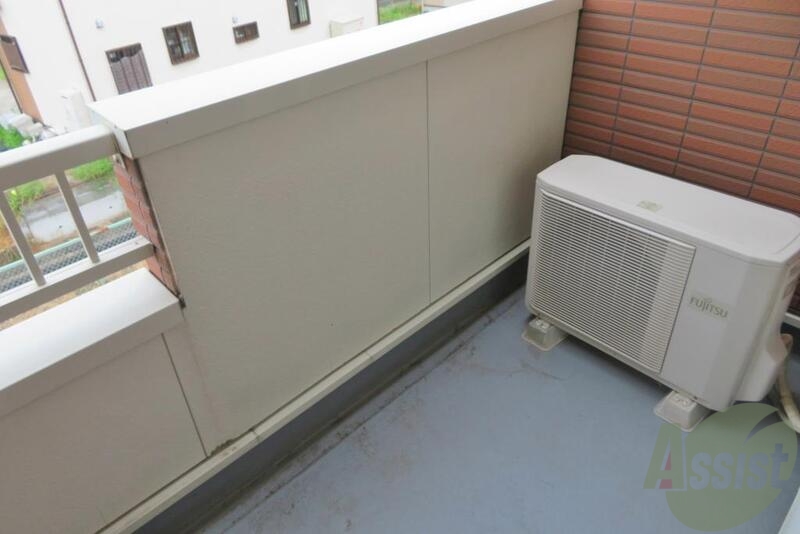 バルコニー　しっかりバルコニーが付いているので晴れの日は助かりますね
