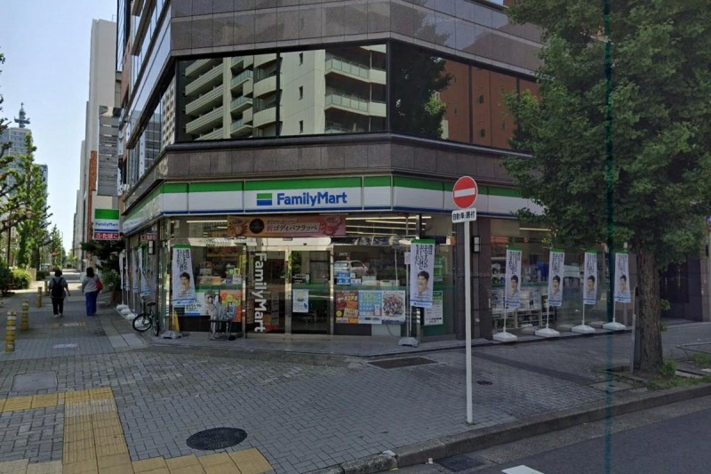 コンビニ　ファミリーマート 丸の内七間町通店（コンビニ）まで120m