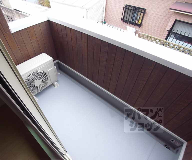 バルコニー　南向きの明るいバルコニーです。