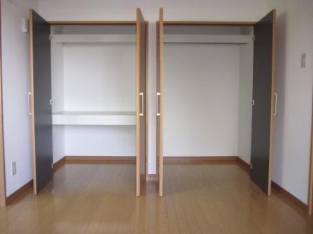 収納　洋間にはクローゼット有