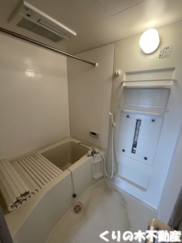 バス・シャワールーム　落ち着いた空間のお風呂です