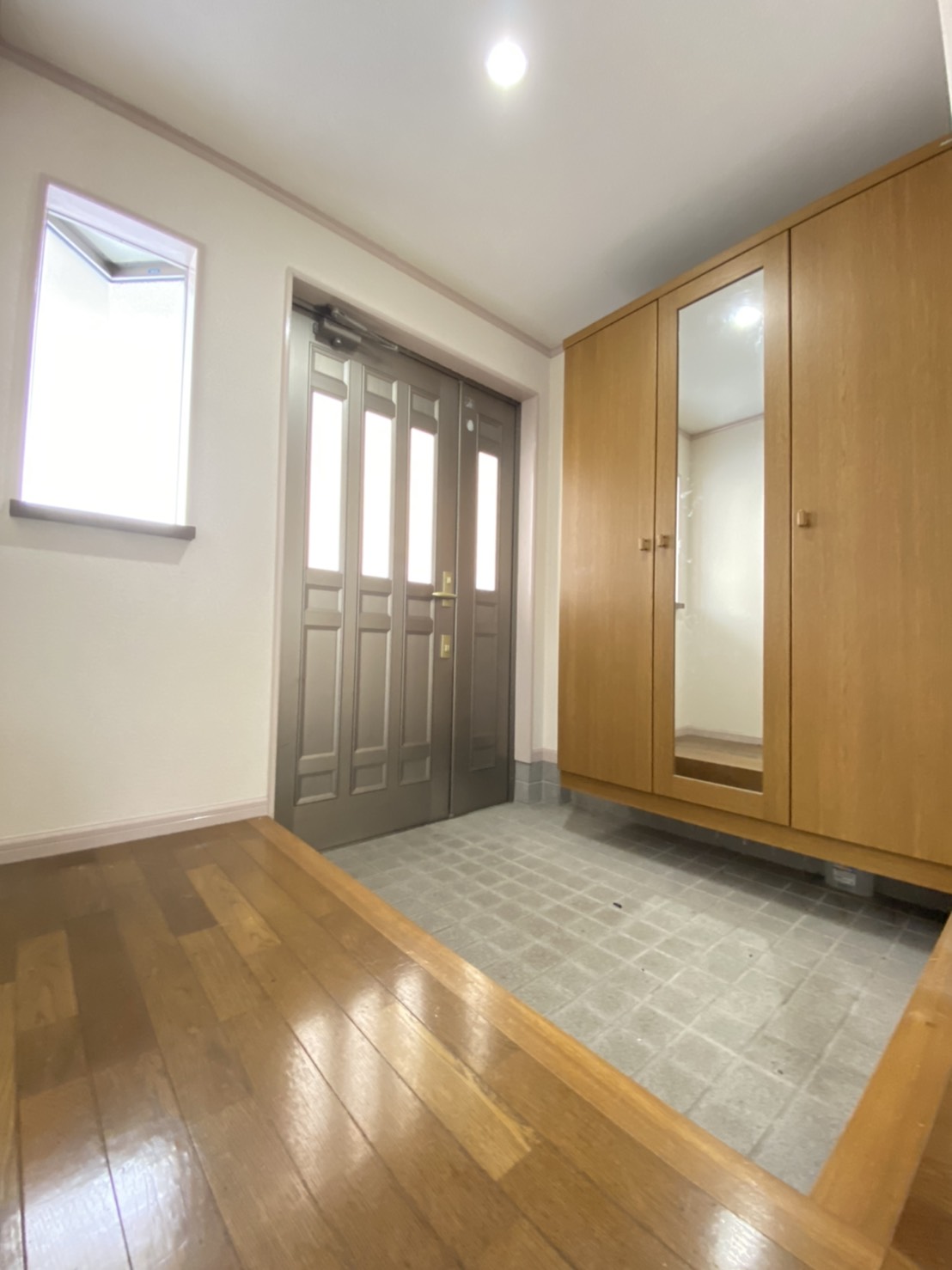 塩屋町3丁目戸建の玄関写真