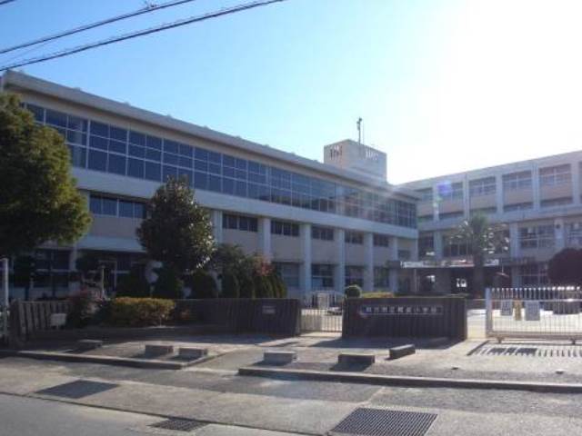 小学校　明石市立和坂小学校（小学校）まで431m