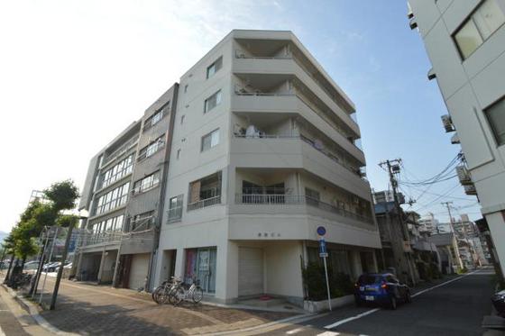 広島市西区観音町のマンションの建物外観