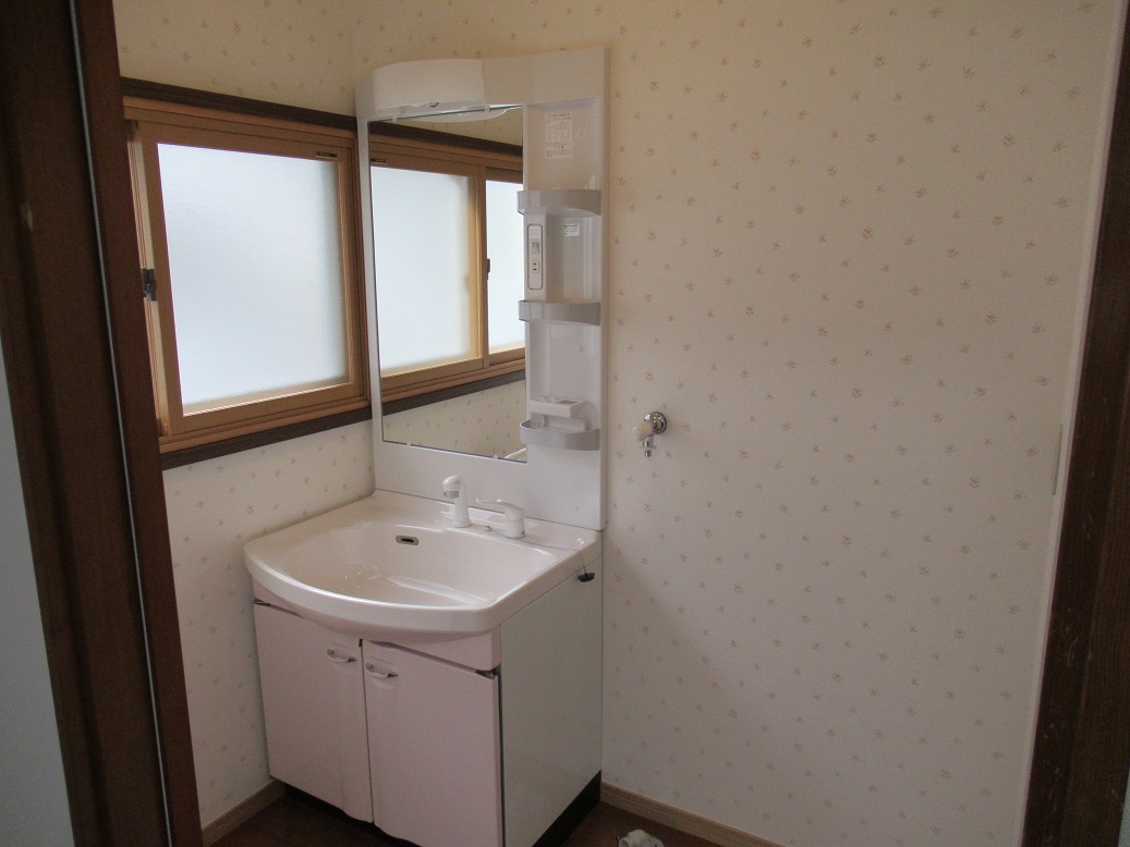 洗面設備　シャワードレッサー