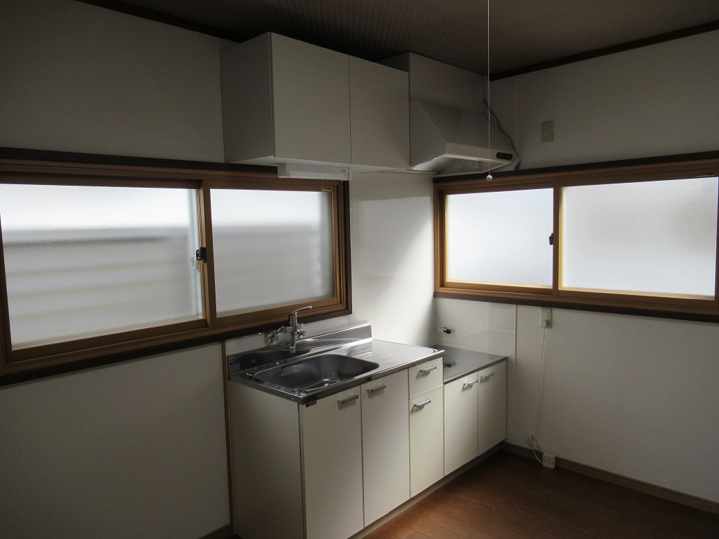 キッチン　窓有り
