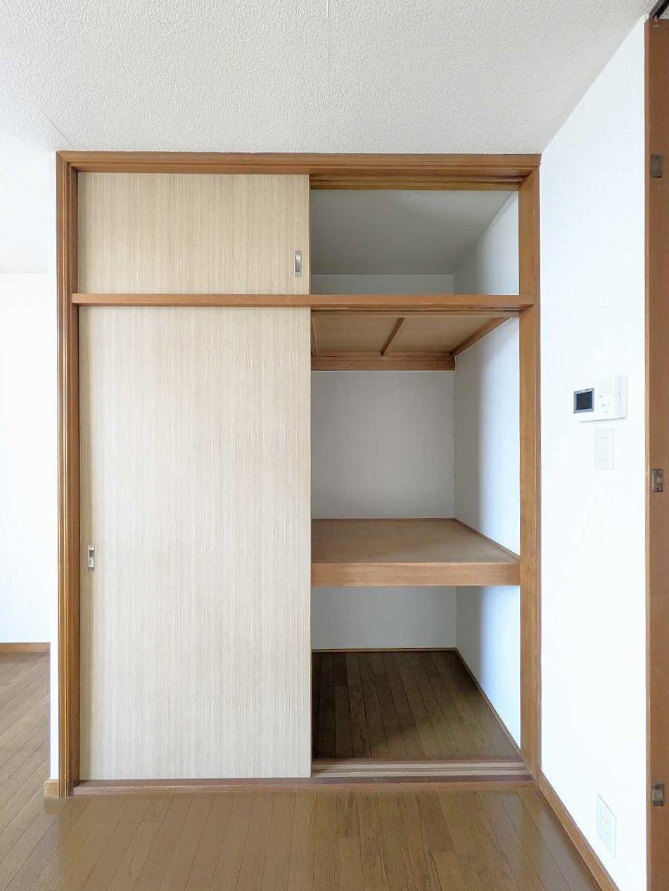 収納　洋室収納
