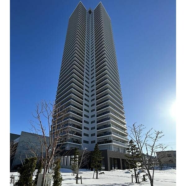 札幌市西区琴似四条のマンションの建物外観