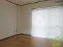 居室・リビング　リビングは陽当たりの良いお部屋になっていますね。