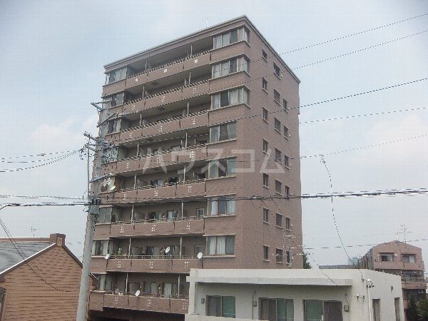 清須市西枇杷島町南松原のマンションの建物外観