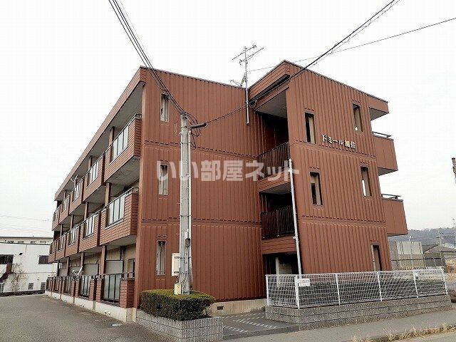 【三木市加佐のマンションの建物外観】