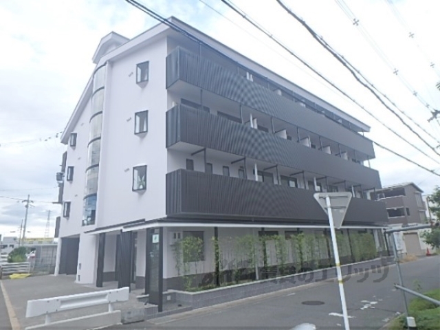 京都市伏見区竹田東小屋ノ内町のマンションの建物外観