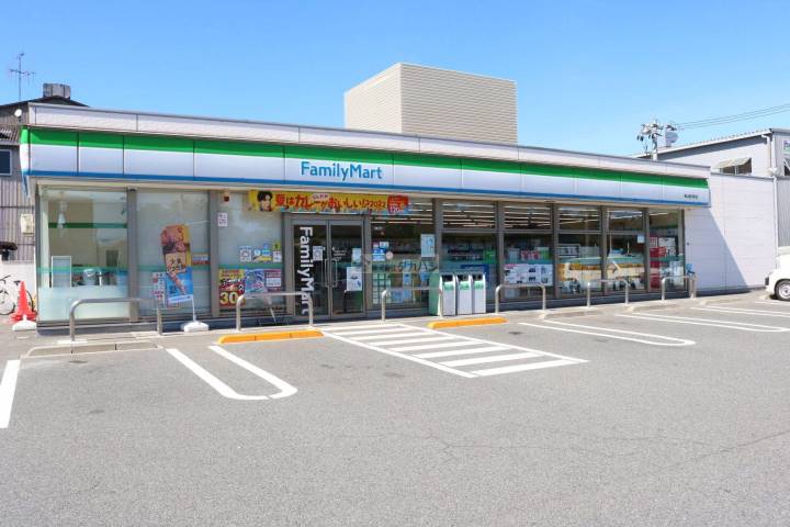 コンビニ　ファミリーマート（コンビニ）まで1436m